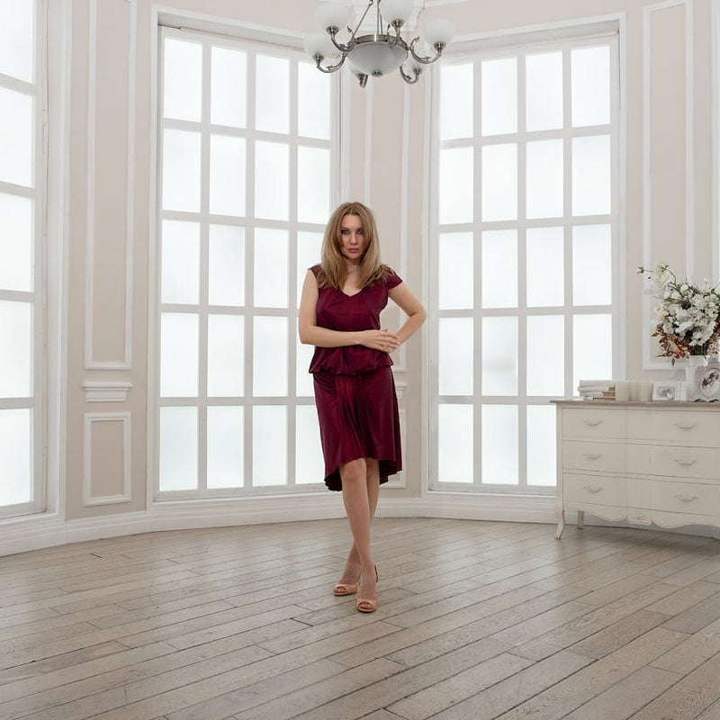 What Color Shoes with Burgundy Dress Outfit: Stylish Pairing Tips for Vessi What Color Shoes with Burgundy Dress Outfit: Stylish Pairing Tips for Vessi