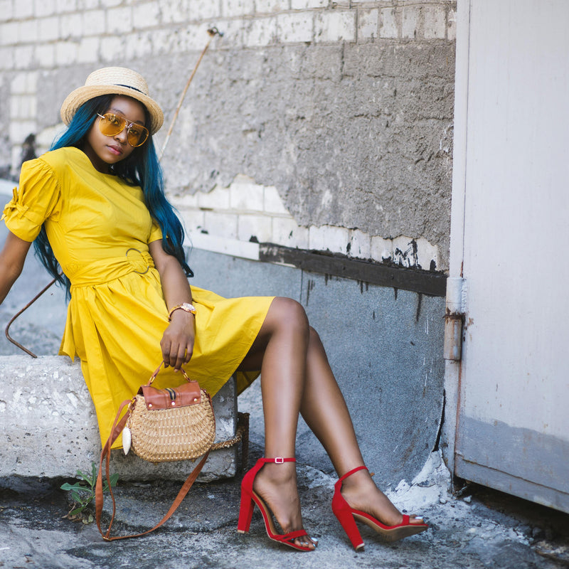 What Color Shoes for a Yellow Dress: Expert Advice Vessi What Color Shoes for a Yellow Dress: Expert Advice Vessi