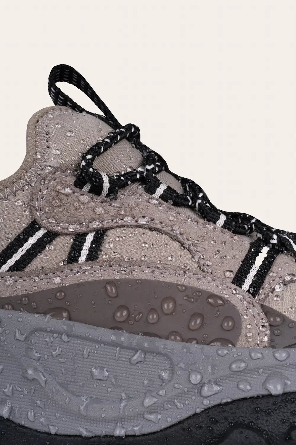 Women's Motu Sneaker - Dark Gravitate/Black