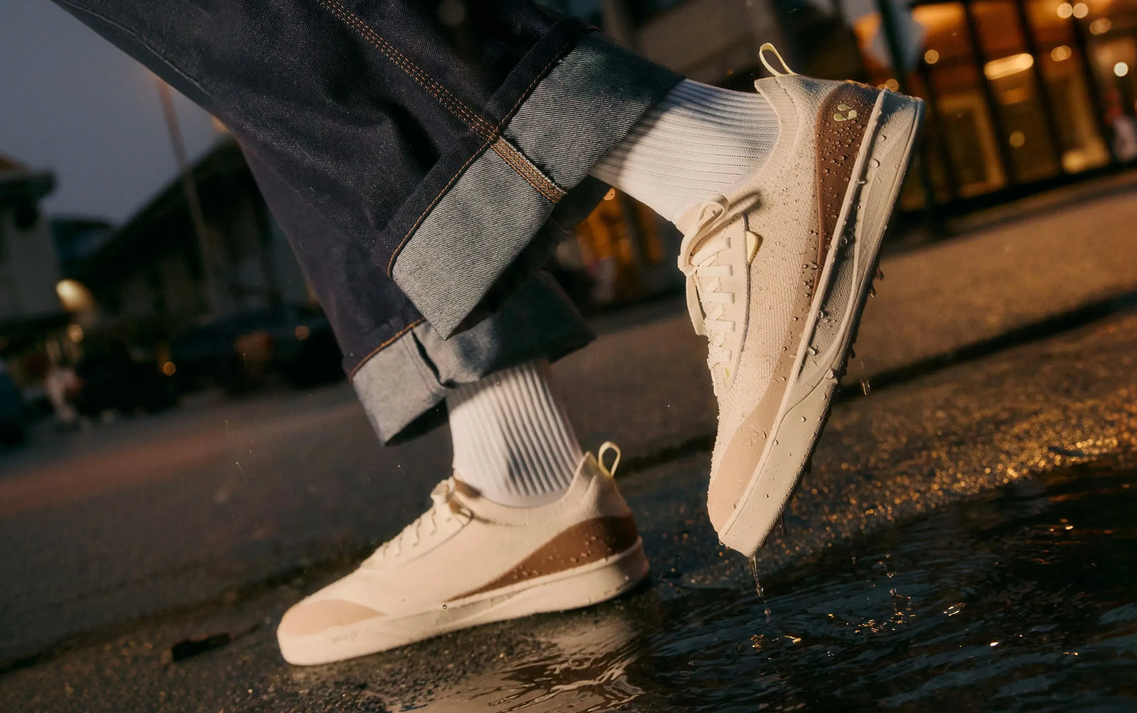 Elevated for work,
comfortable for plans after.