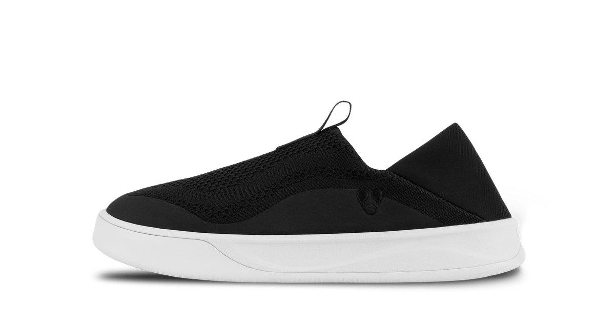 weekend-slip-on-black-white-  display picture 3