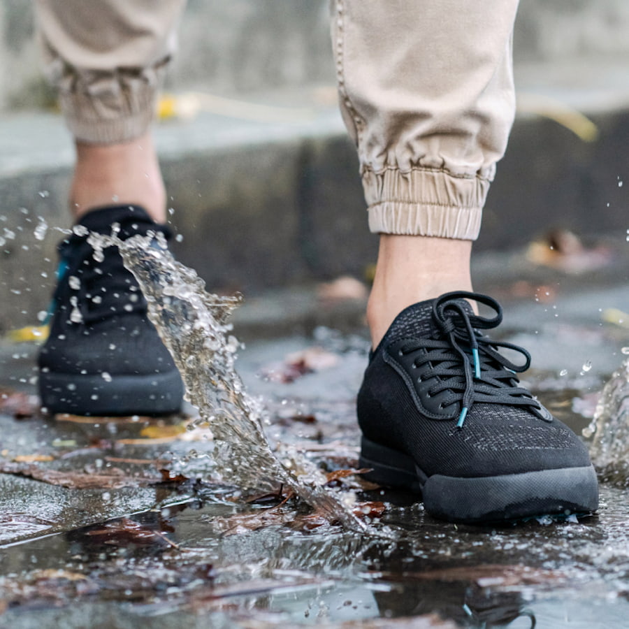 Men's Weekend Asphalt Black on Black Vessi